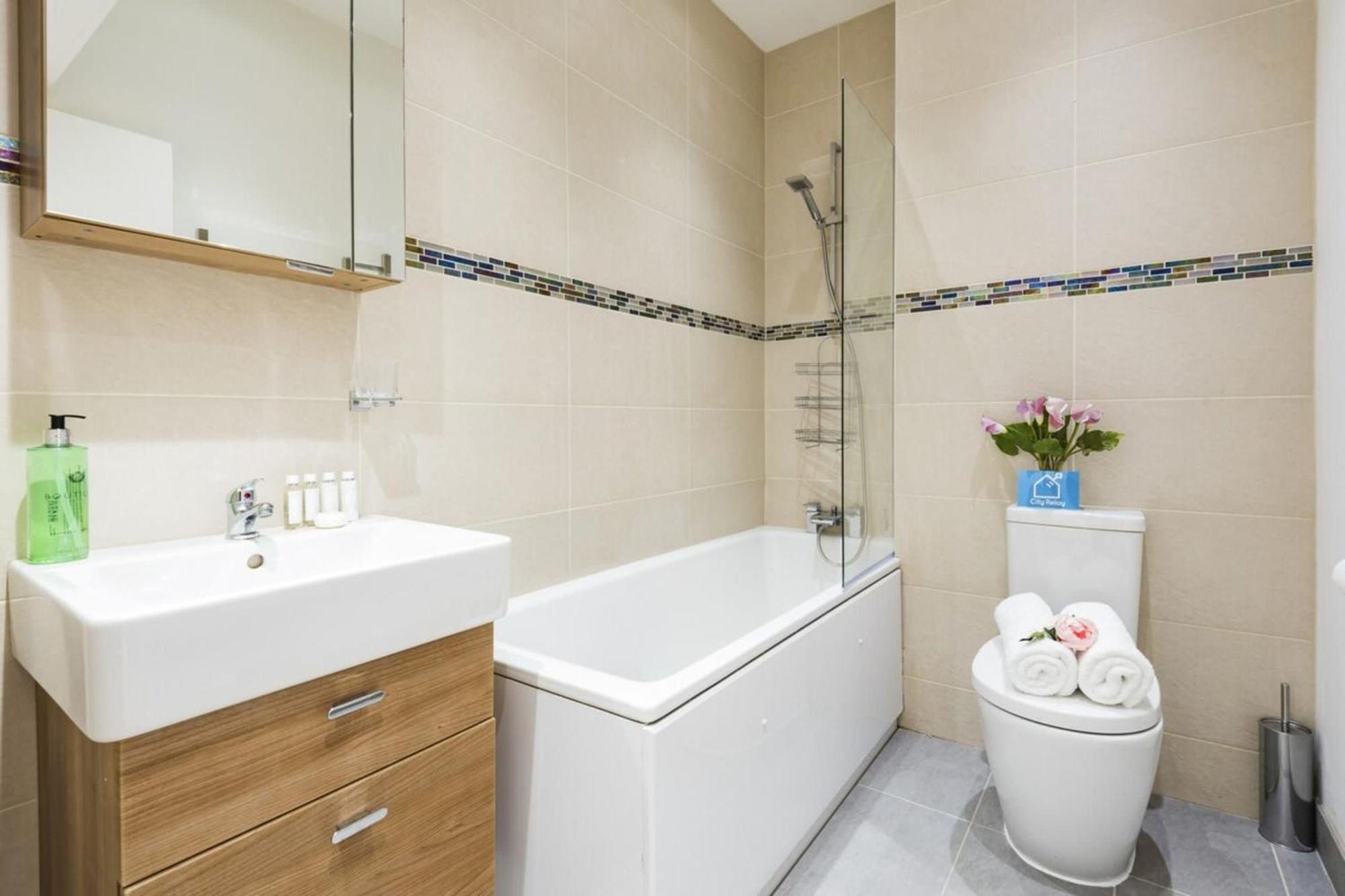 Bright And Modern Earls Court Gem Apartment ลอนดอน ภายนอก รูปภาพ