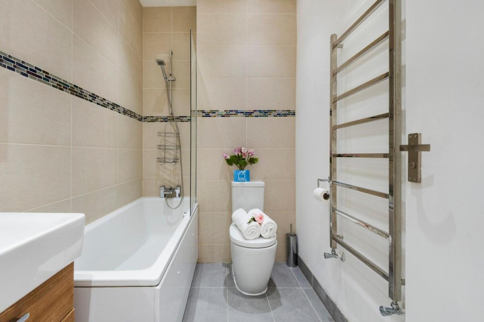 Bright And Modern Earls Court Gem Apartment ลอนดอน ภายนอก รูปภาพ
